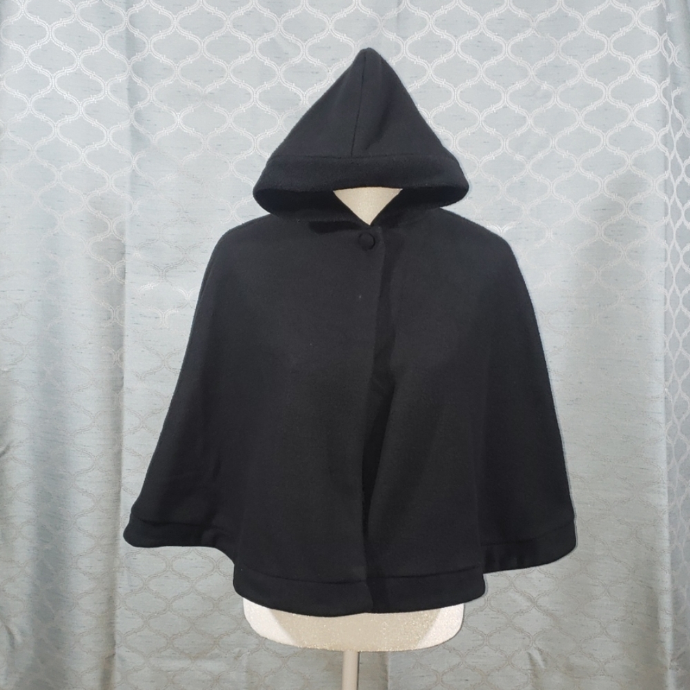 Girl's fleece, satin lined, dress cape size 6